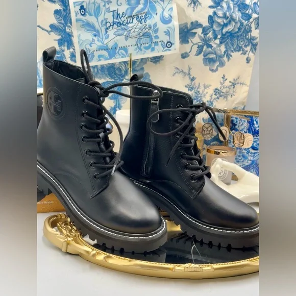 🆕 TORY BURCH 🧿 NWOB Miller Lug Sole Boots, Black Leather - Sz 6 - Picture 13 of 14